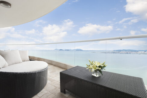 Image of a balcony at The Point in Punta Paitilla
