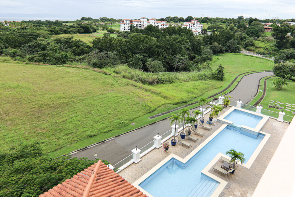 Social area at this Vista Mar Las Olas Panama condo for sale