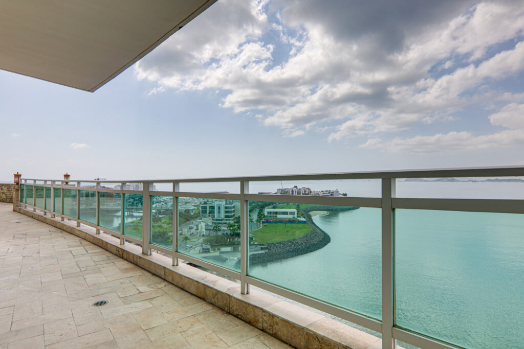 Image of the balcony with ocean views in this condo in Bahia Pacifica