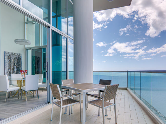 Image of balcony with ocean views in this penthouse in Gorgona