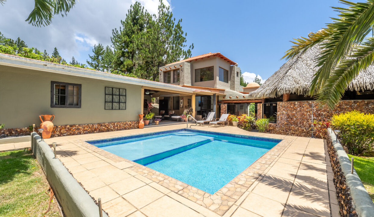 Altos del maria property for sale