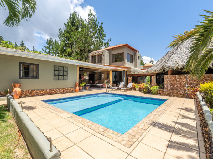Altos del maria property for sale