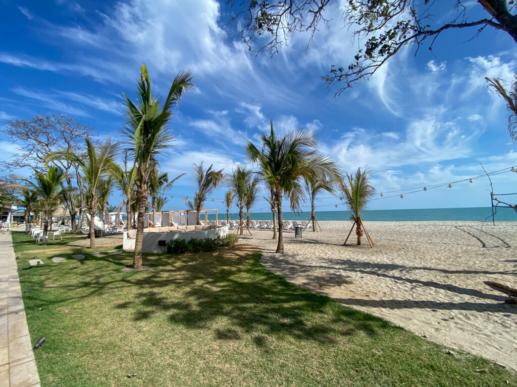 Image of the beach in Surfside, Playa Caracol