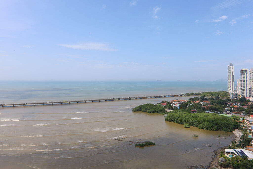 Image of the water at Coco del Mar