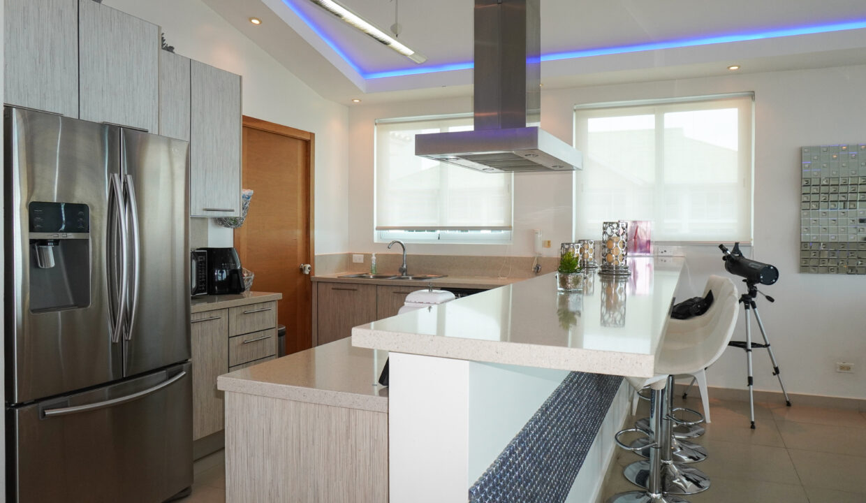 Oceanfront Bijao Penthouse for Sale-7