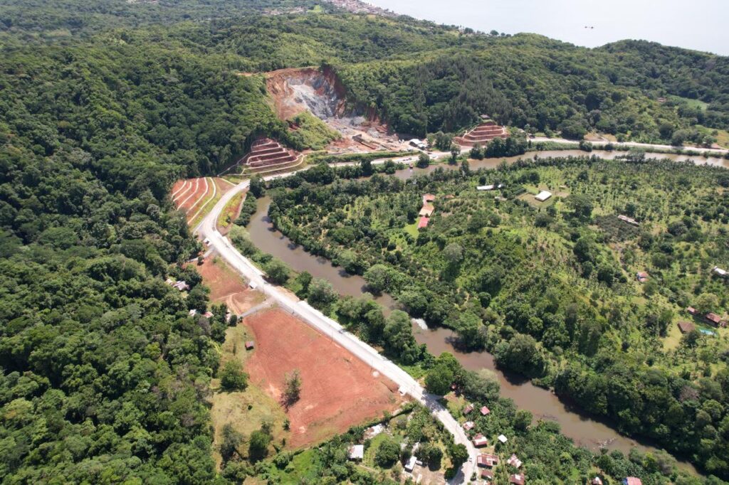 Image of the upcoming road that will be going into Portalmar with greenery on both sides