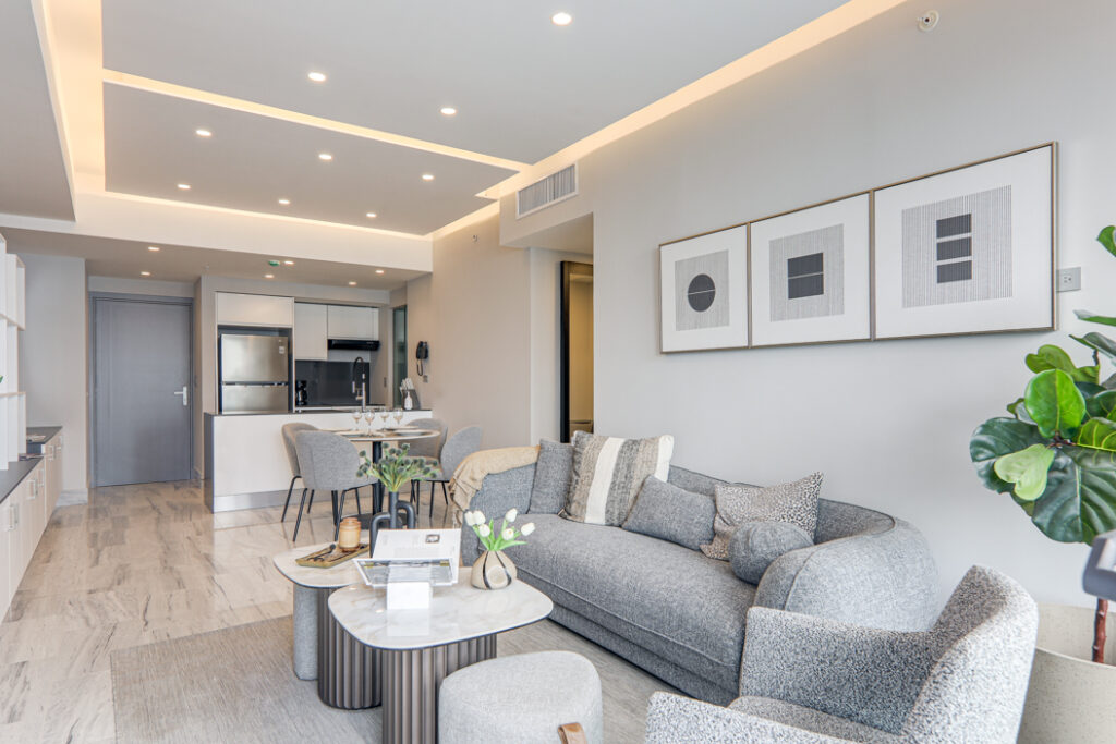 Image of the living area with couch and table at Nuovo