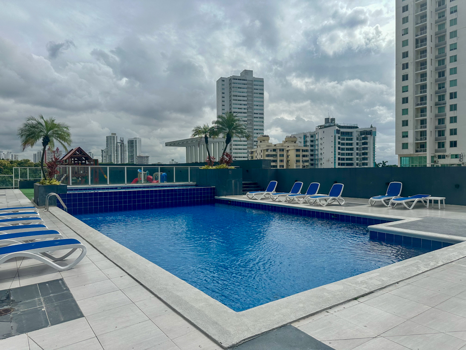 Image of swimming pool in Quadrat, San Francisco