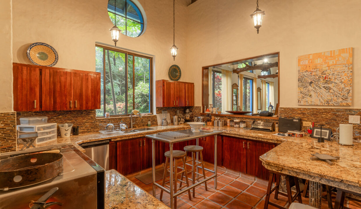 Colonial Mountain Villa For Sale in El Valle Panama