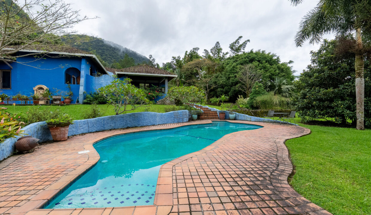 Colonial Mountain Villa For Sale in El Valle Panama