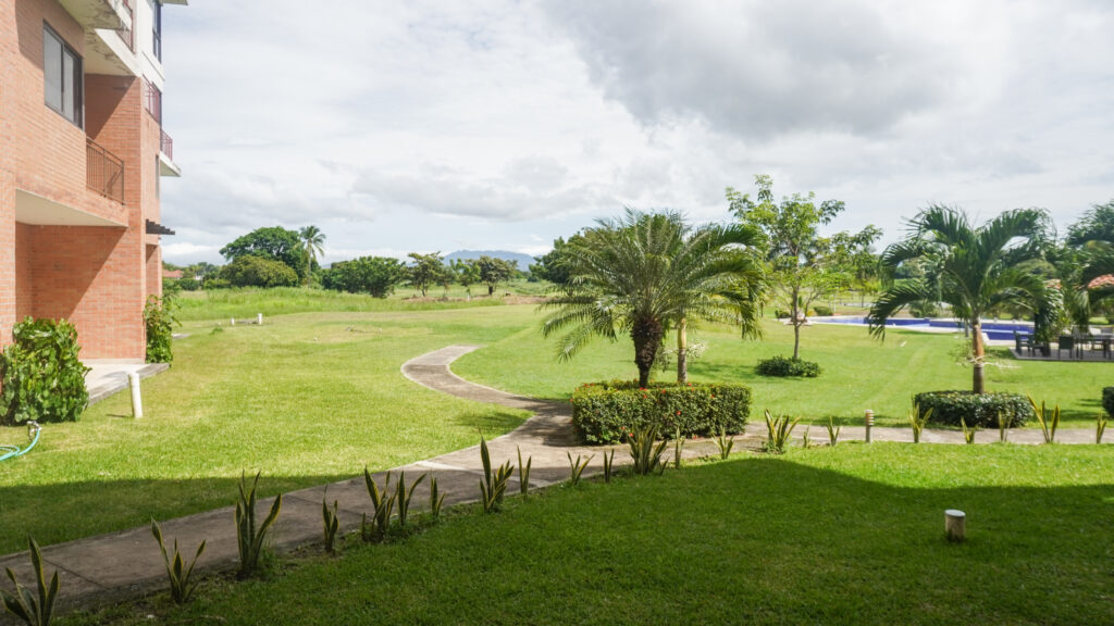 Two-bedroom condo for rent in Vista Mar