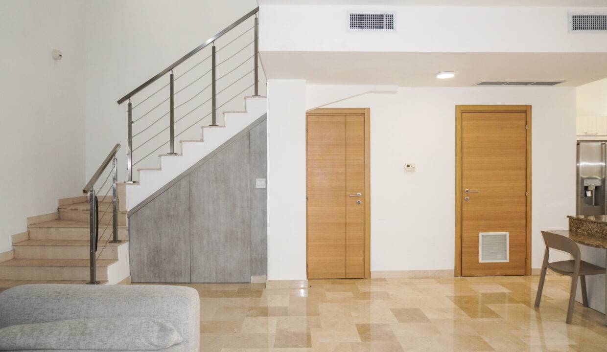 Two-bedroom condo for rent in Vista Mar-17