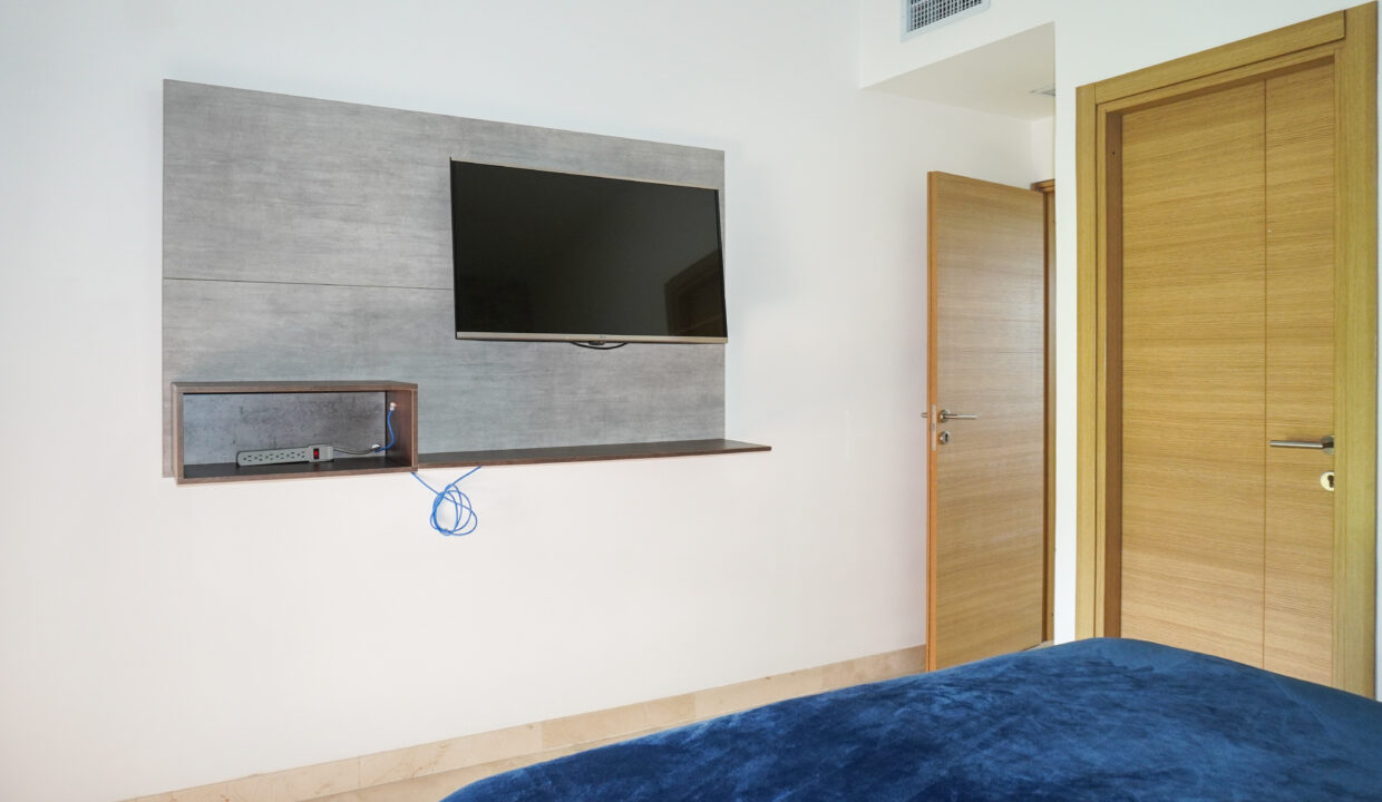 Two-bedroom condo for rent in Vista Mar-11