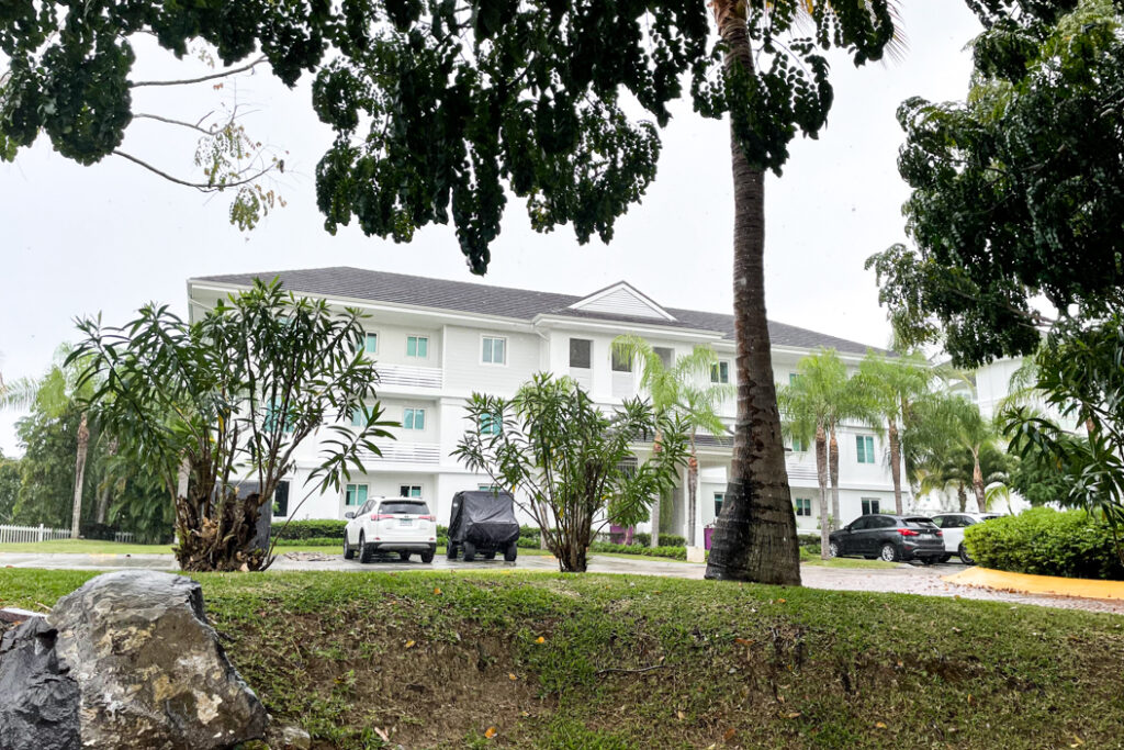 Image of the outside of the Quarry Heights building in Bijao Panama