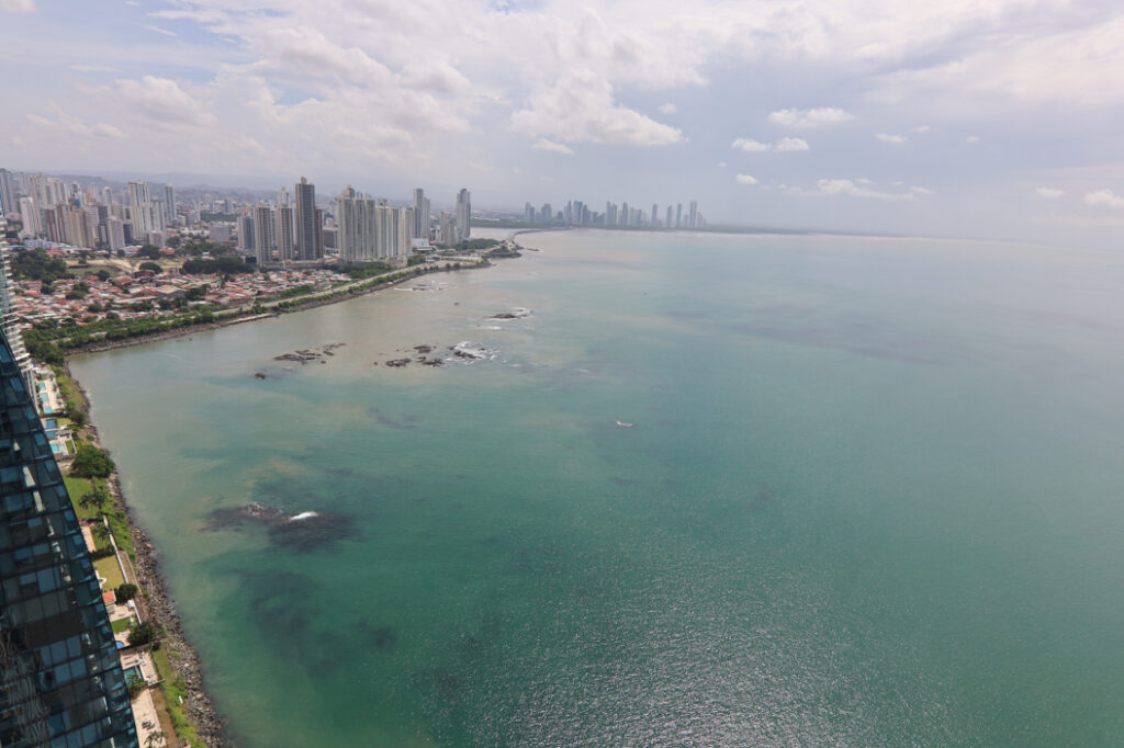 Image of the ocean views in this condo in TOC in Punta Pacifica