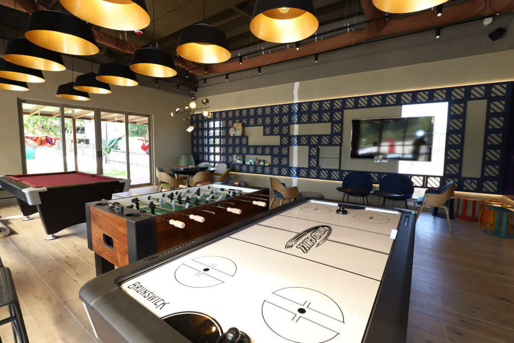 Image of games room with table in Paterre in Panama Pacifico