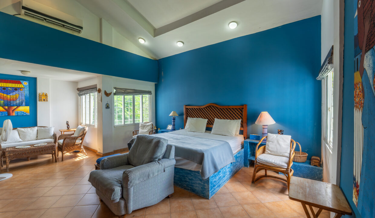 Oceanfront villa for sale in playa malibu