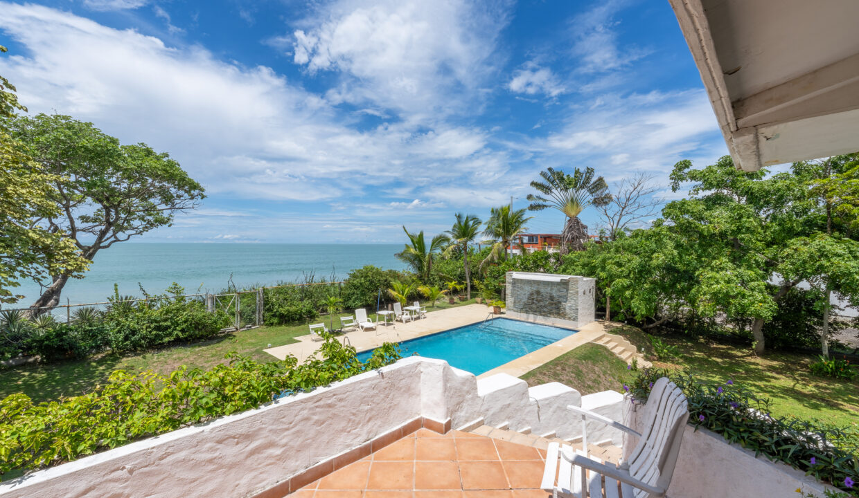 Oceanfront villa for sale in playa malibu