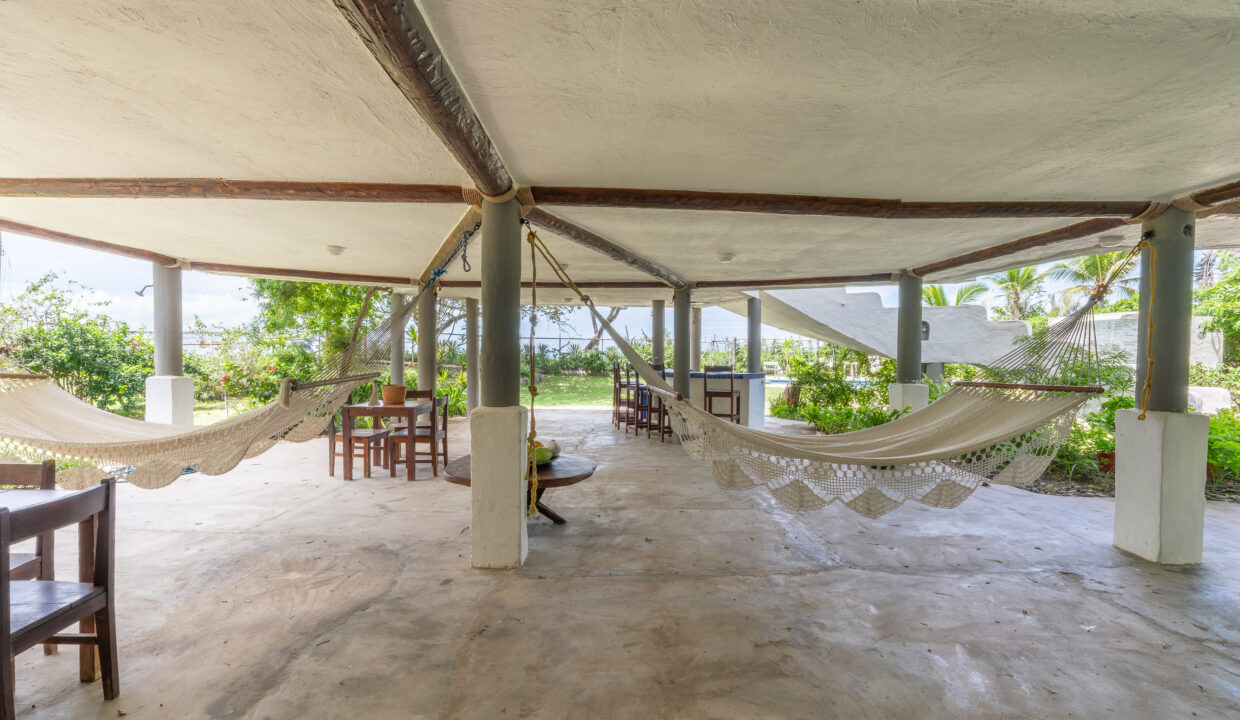 Oceanfront villa for sale in playa malibu