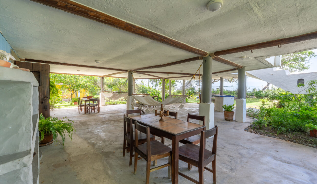 Oceanfront villa for sale in playa malibuOceanfront Playa Malibu Villa for sale