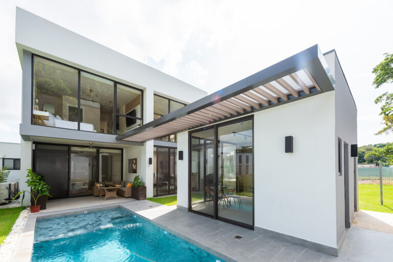 Image of outside of house with pool in Panama Pacifico
