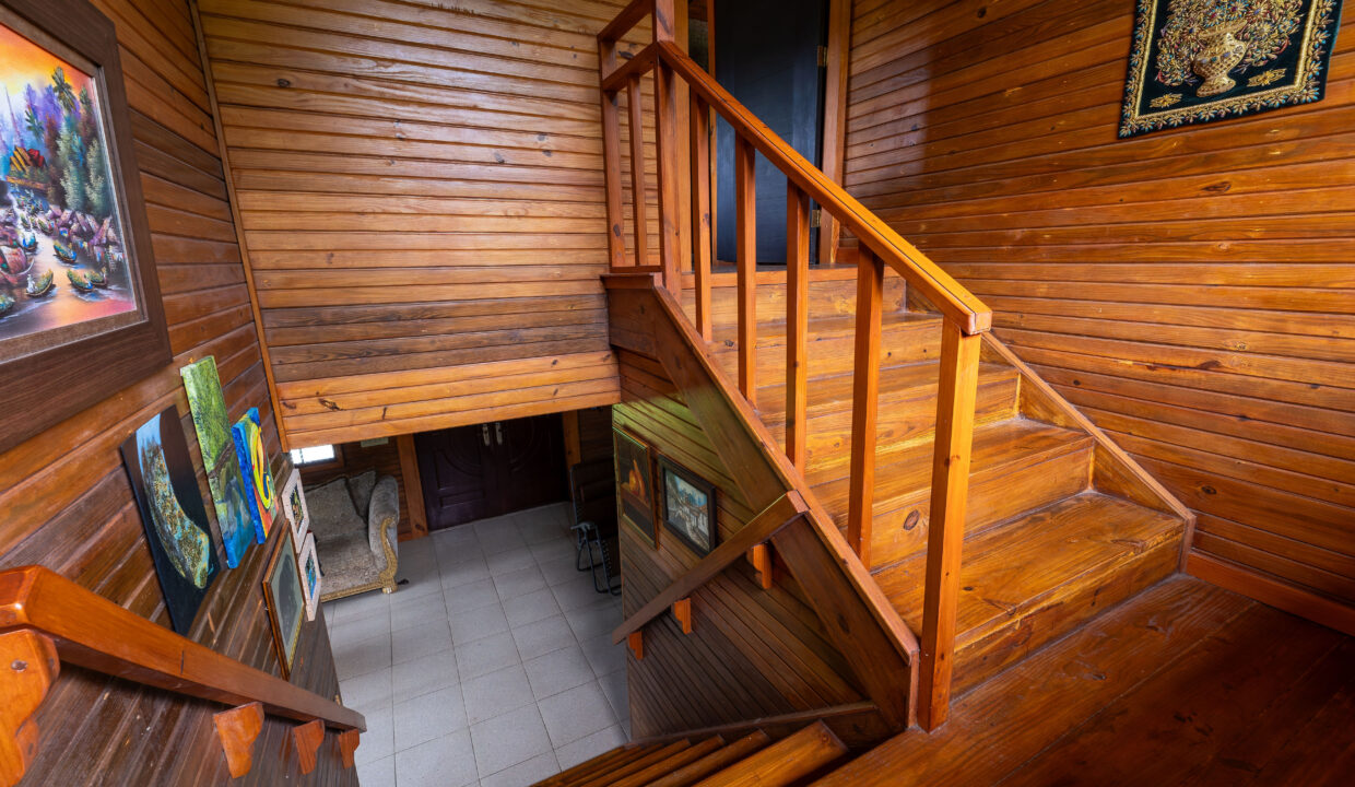 Three-Bedroom Home for Sale in El Valle