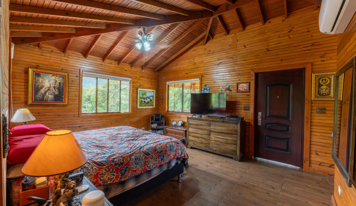 Three-Bedroom Home for Sale in El Valle