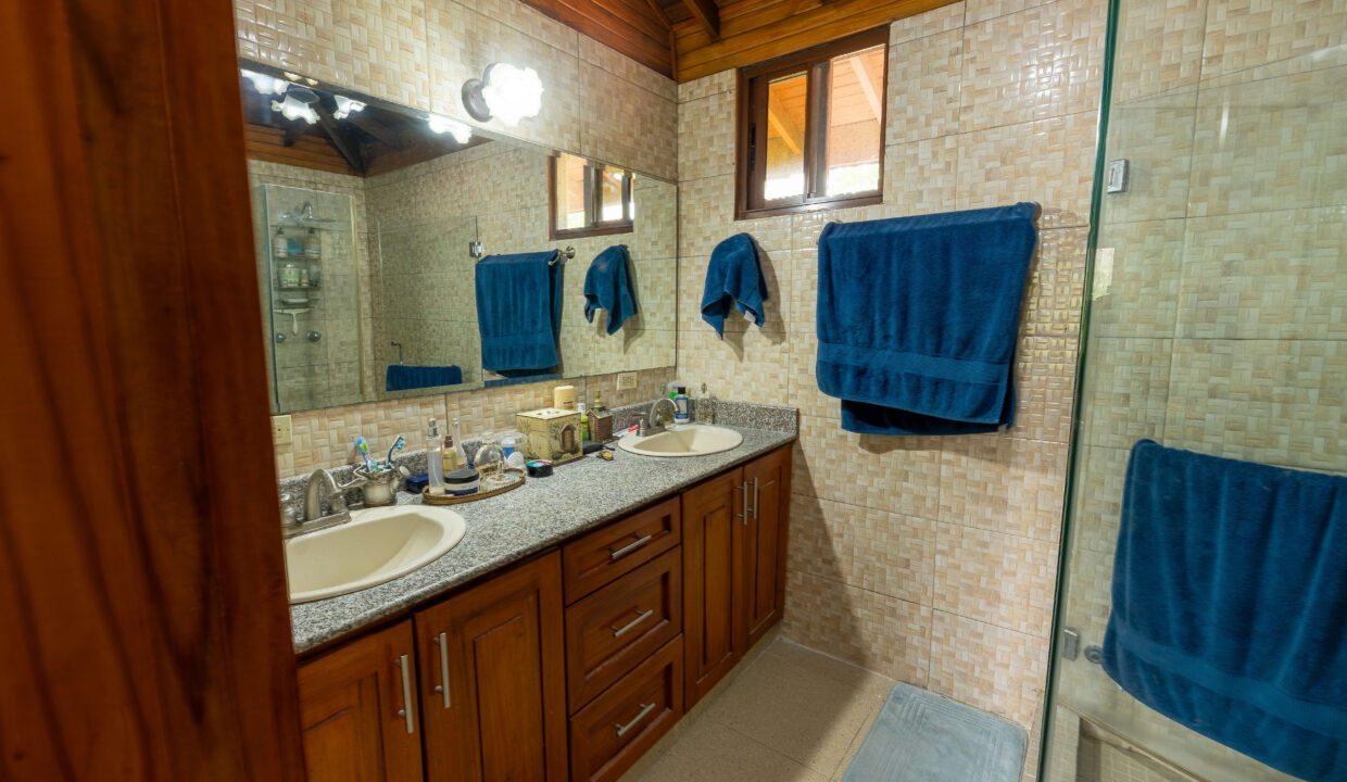 Three-Bedroom Home for Sale in El Valle