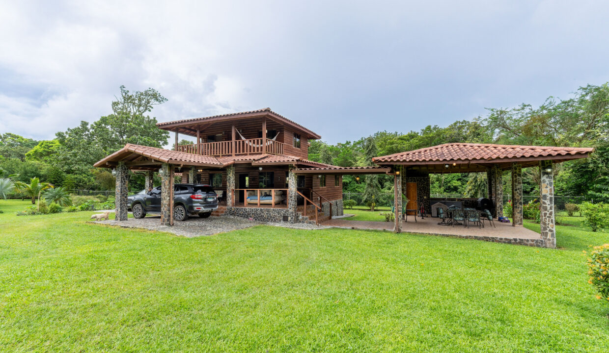 Three-Bedroom Home for Sale in El Valle