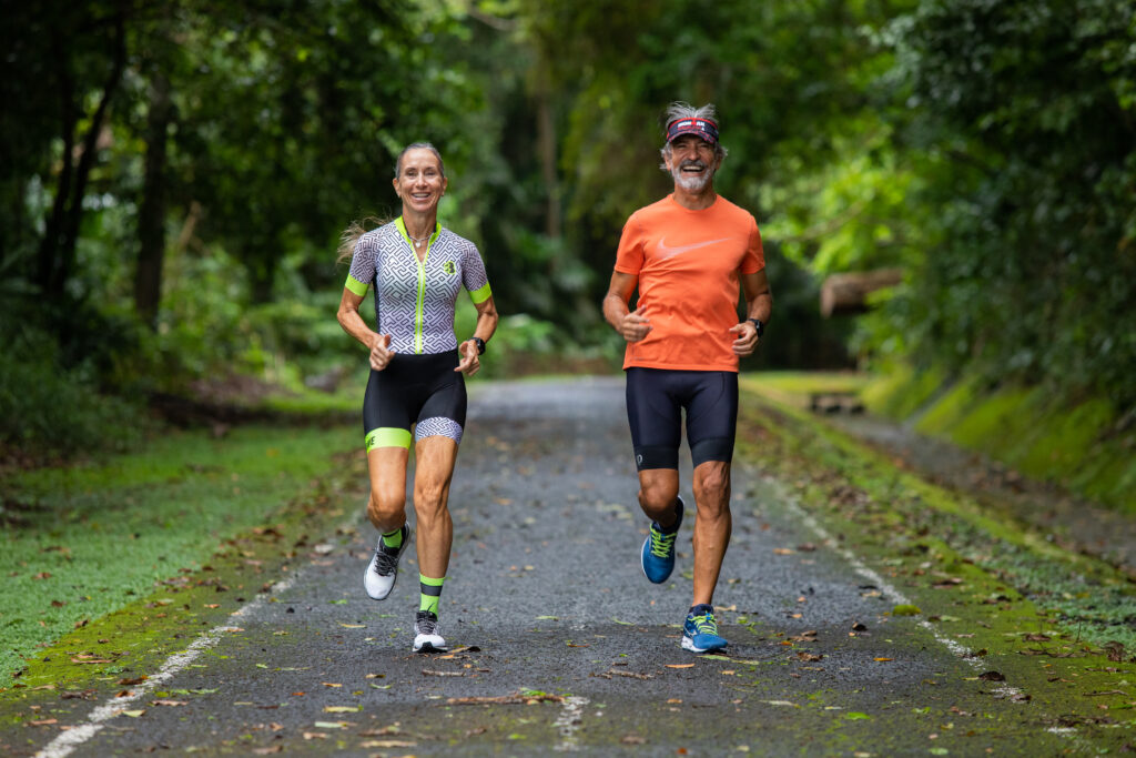 Image of couple jogging in Panama Pacifico