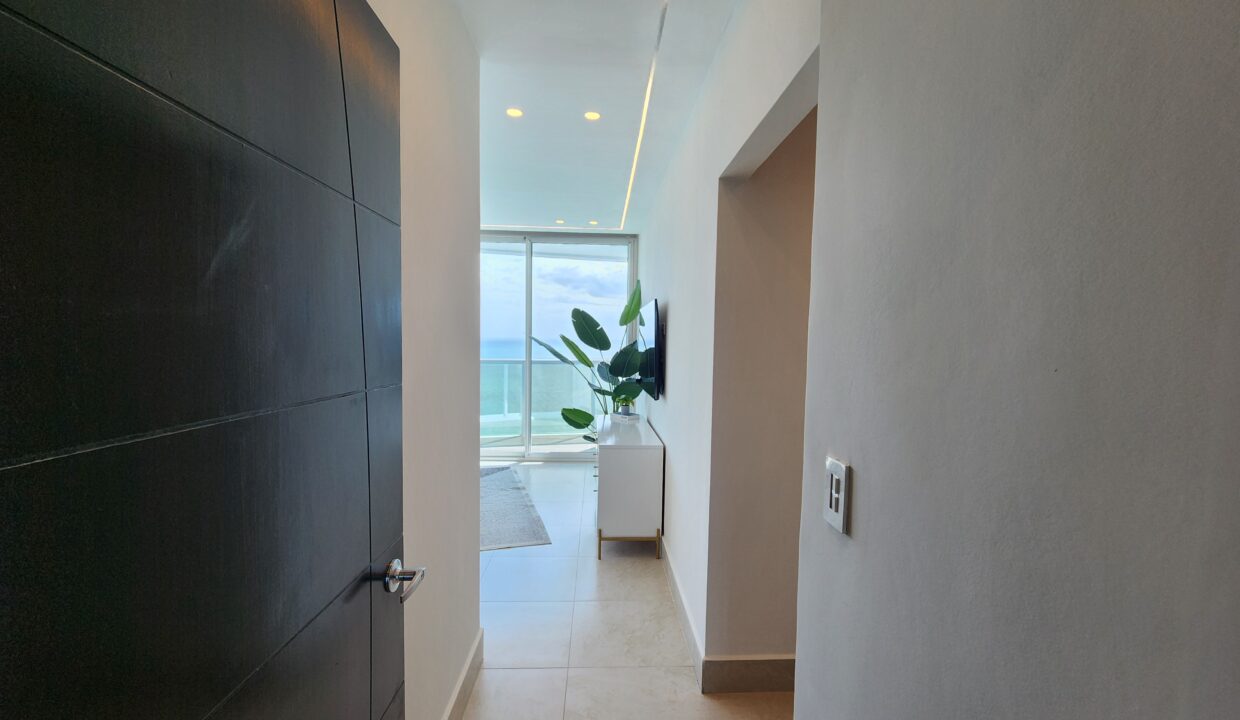 Ocean Waves Gorgona Panama loft for sale