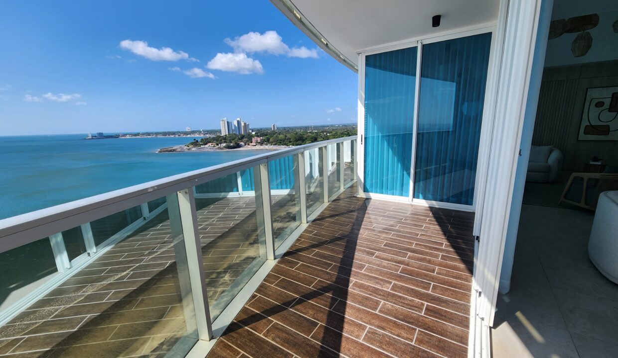 Ocean Waves Gorgona Panama loft for sale