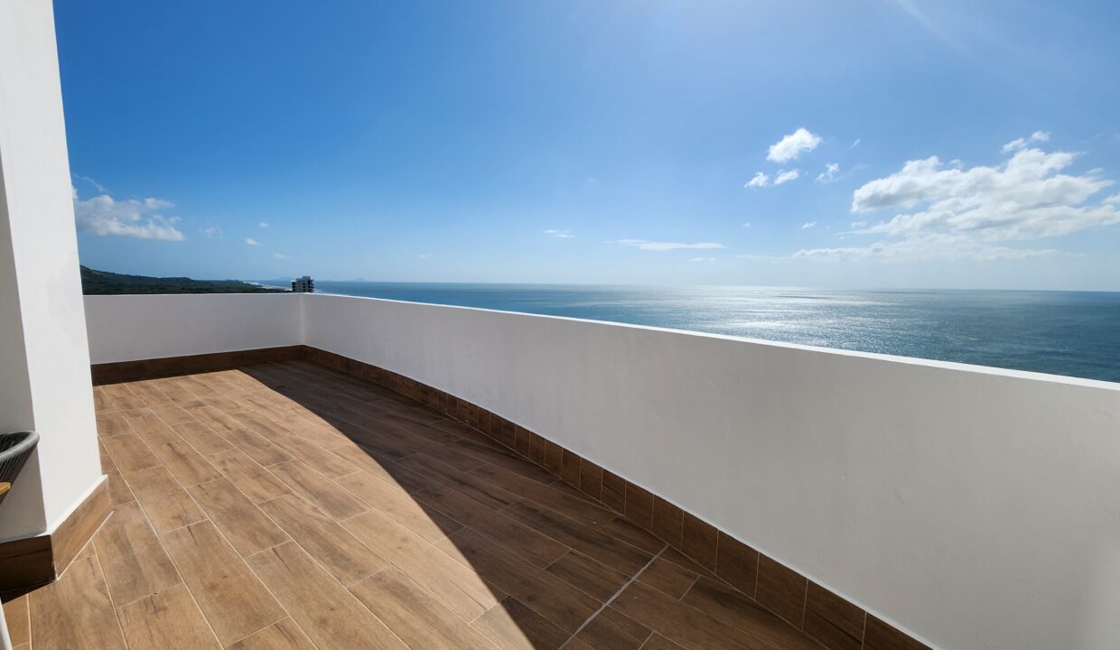 Ocean Waves Gorgona Panama loft for sale