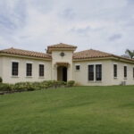 Image of the outside of the house and garden in Hacienda Pacifica
