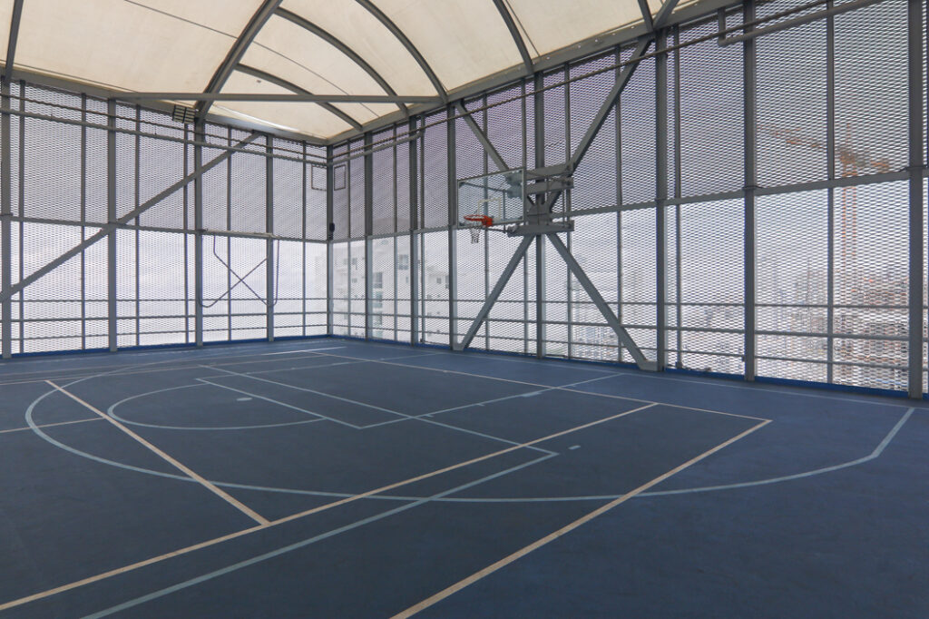 Image of sports court in this condo in Victory Sport in Coco del Mar