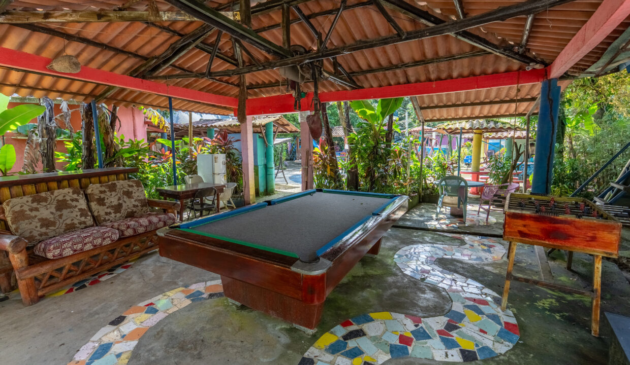 Mixed use property for sale in downtown El Valle