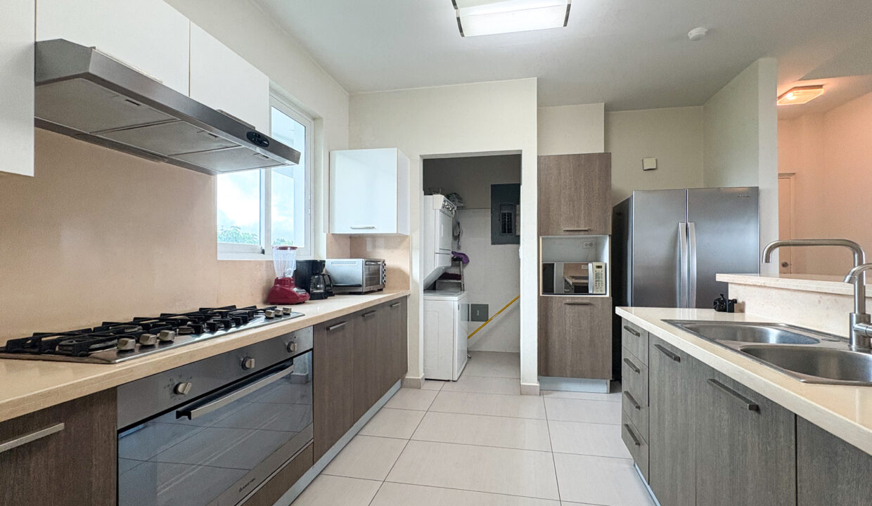 Quarry Heights Bijao Panama condo for sale