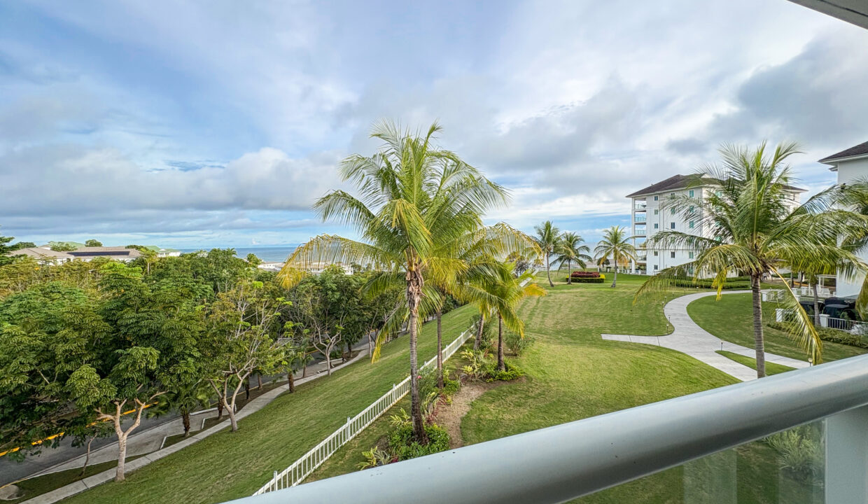 Quarry Heights Bijao Panama condo for sale