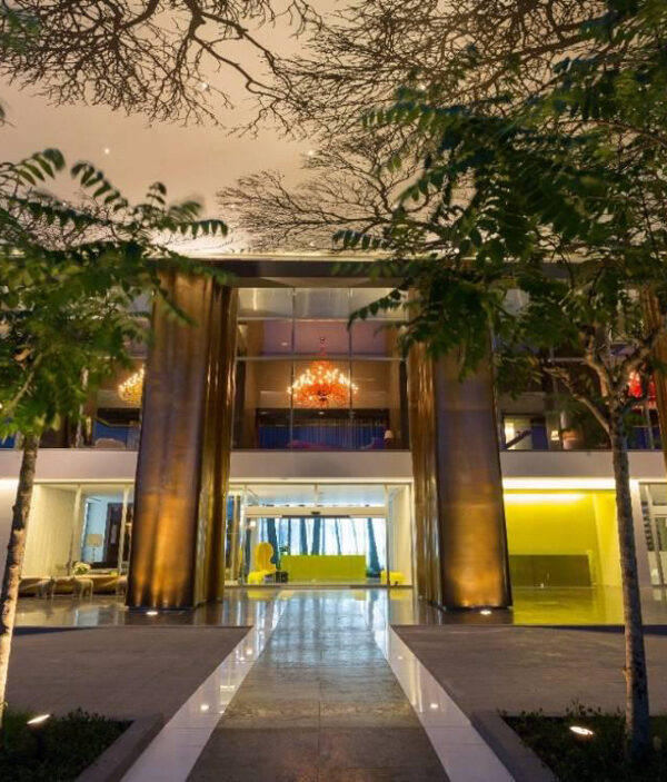 Image of Entryway to apartment for rent on Avenida Balboa