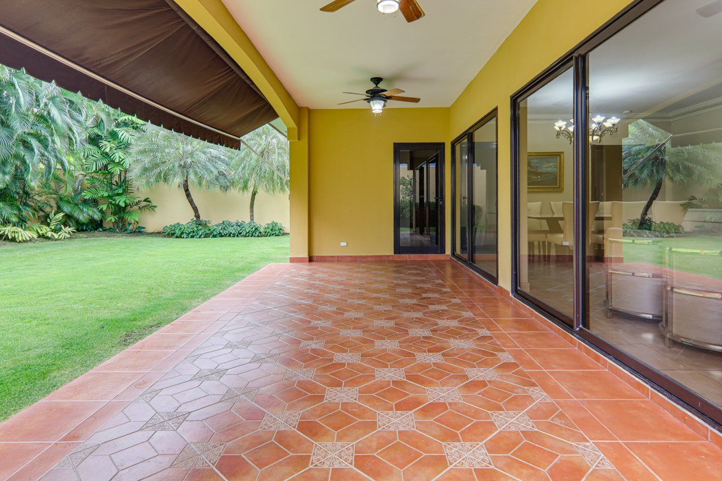 Panama home pool area