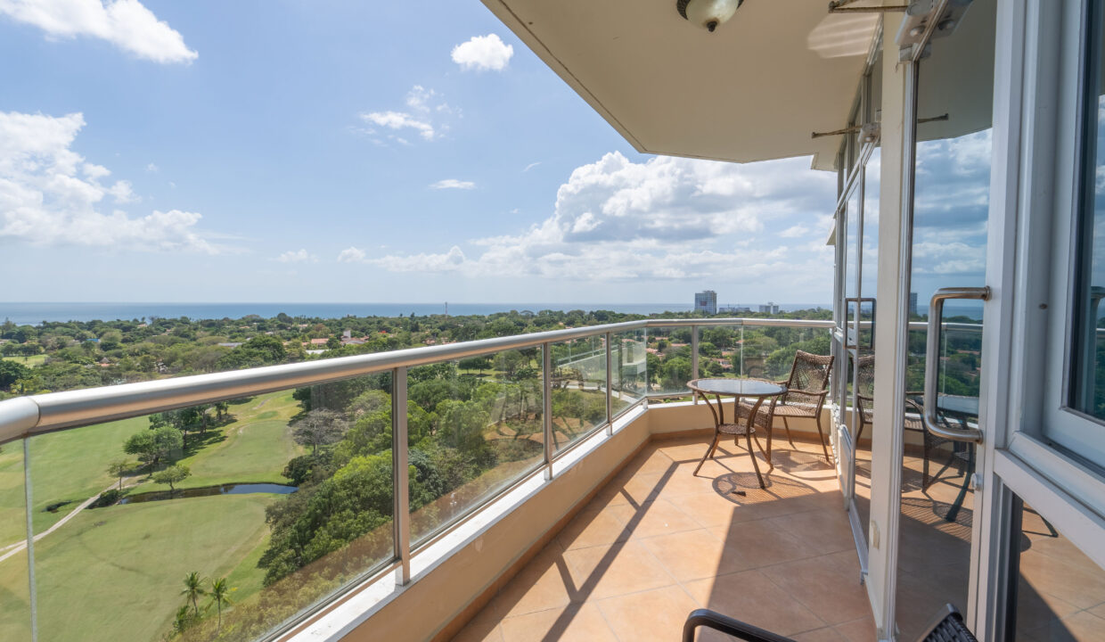 Coronado Coronado Golf Panama condo for sale