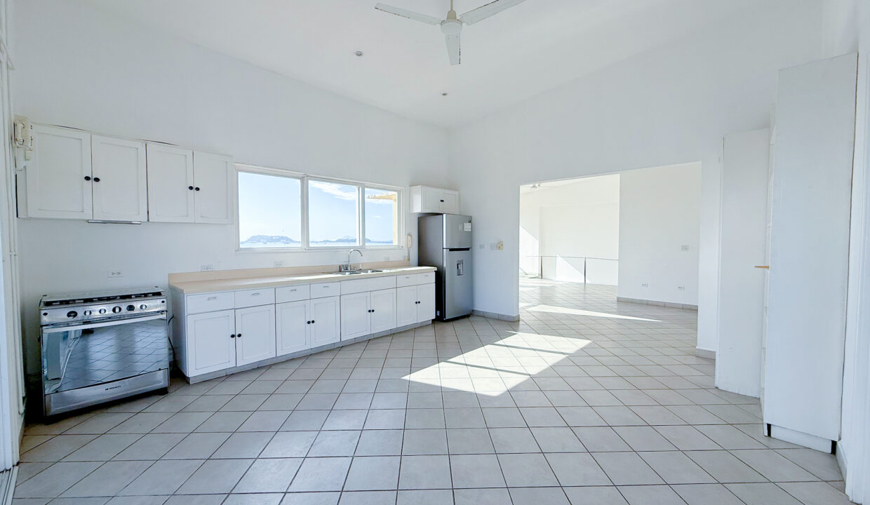 Plaza Central Casco Viejo Panama condo for sale.j(2)