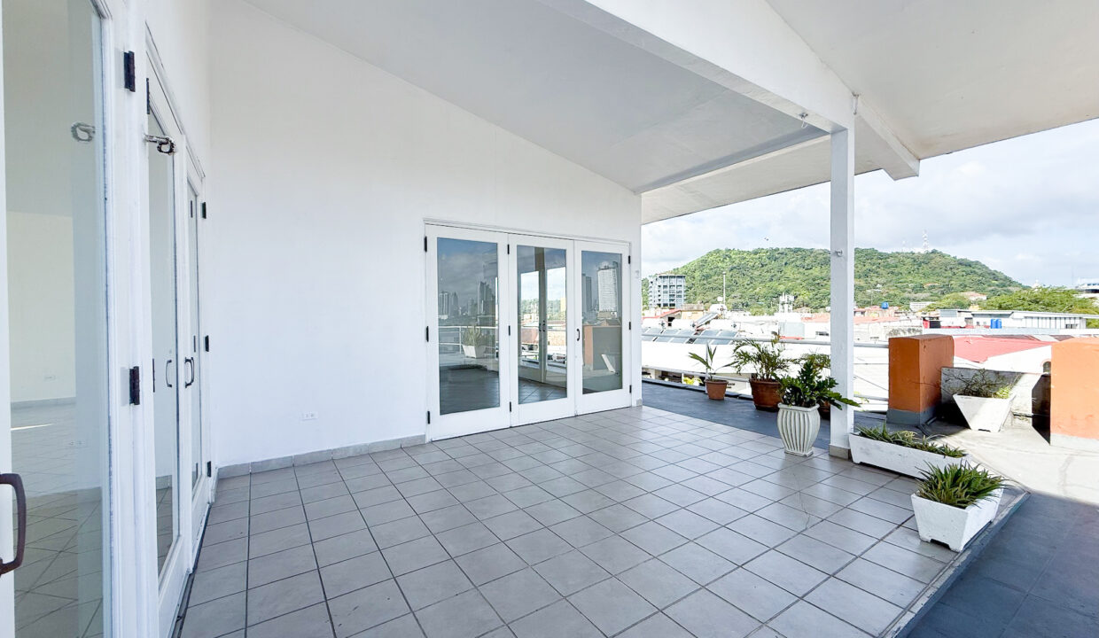 Plaza Central Casco Viejo Panama condo for sale.j(15)