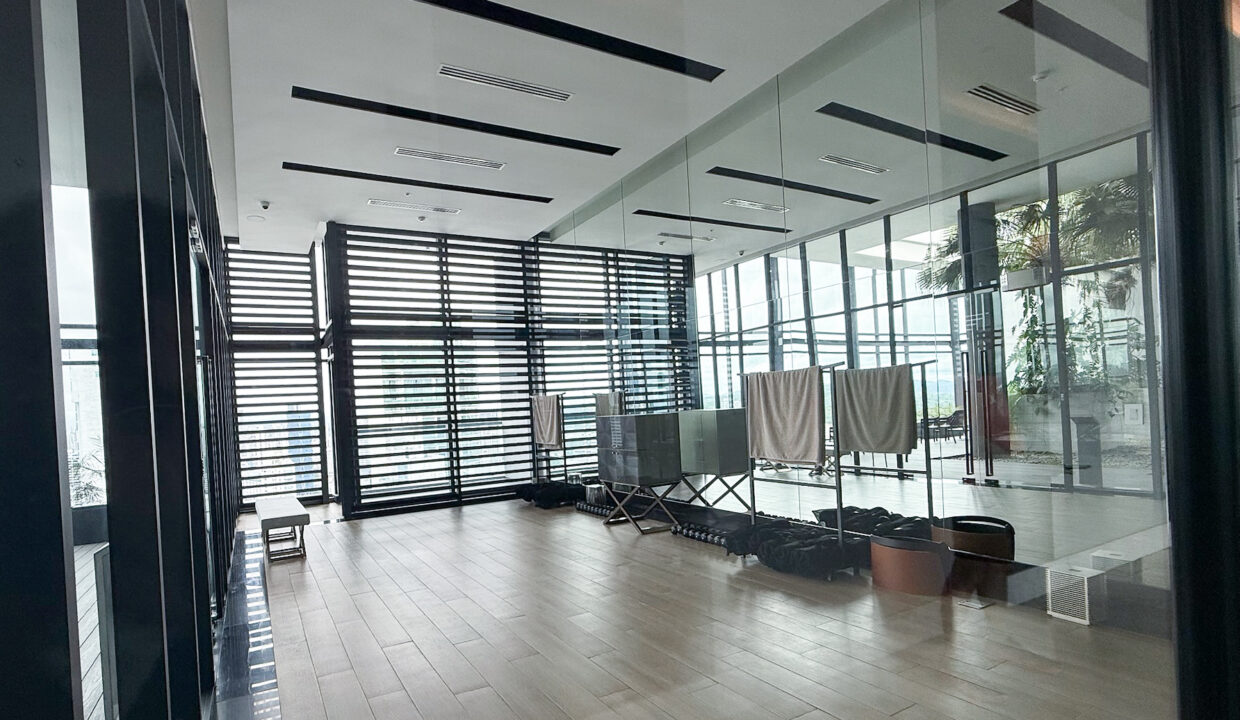 nuovo bella vista 2 bedroom furnished condo for sale(16)