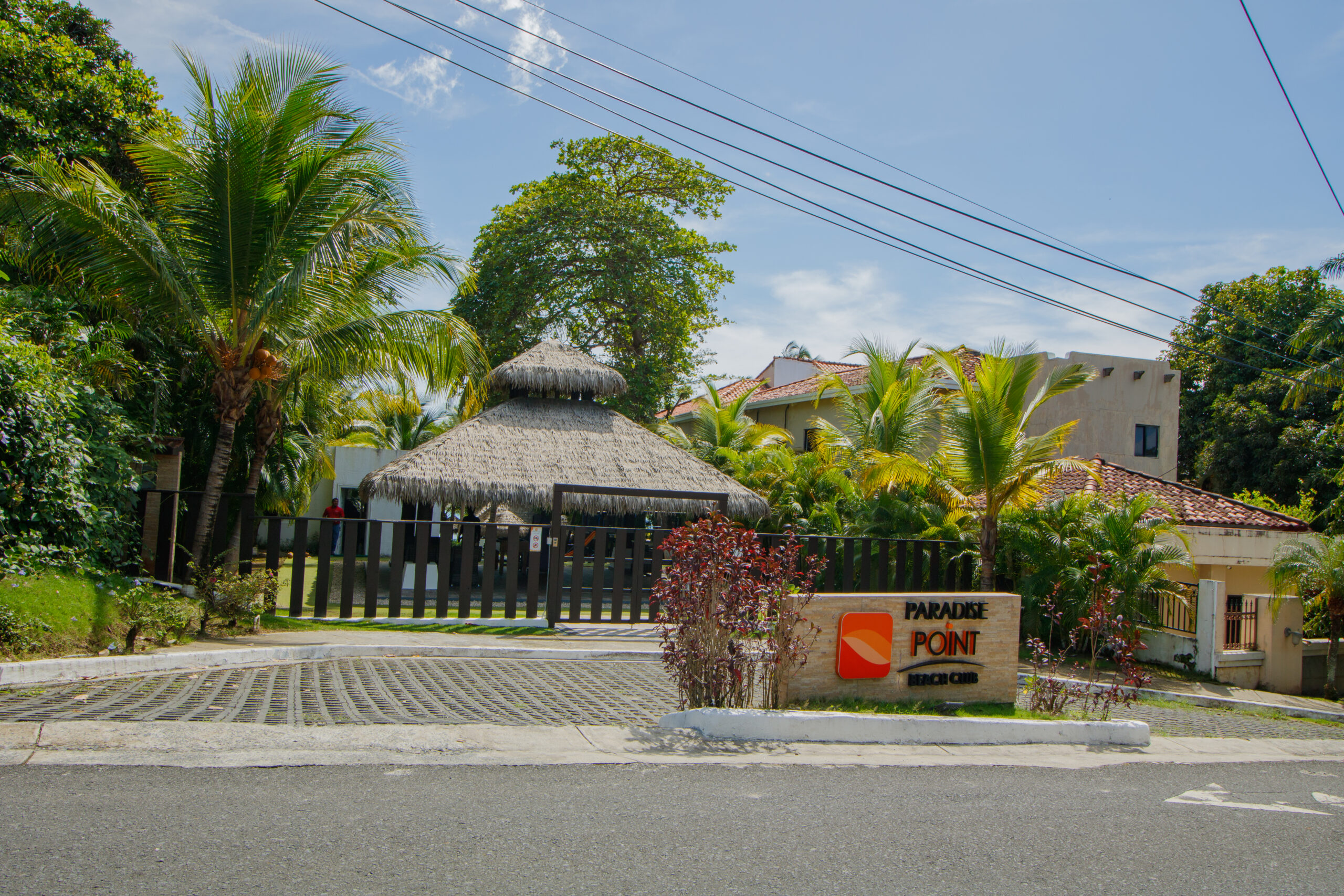 Facade of paradise point in this Paradise Point condo for rent