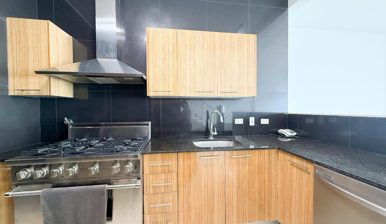 Sky Avenida Balboa Panama condo for sale(5)