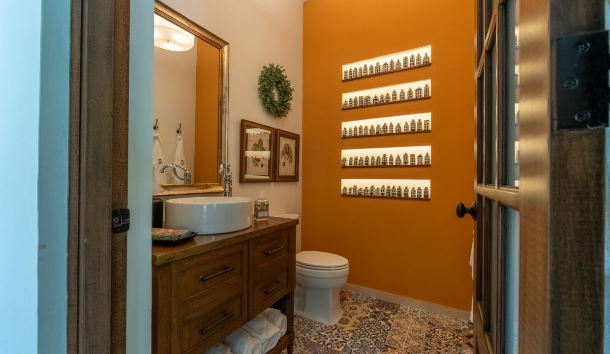 Luxury Hilltop Estate For Sale in El Valle De Anton(6)