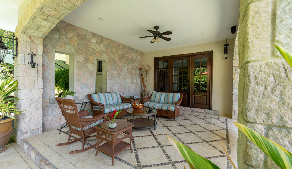 Luxury Hilltop Estate For Sale in El Valle De Anton(23)