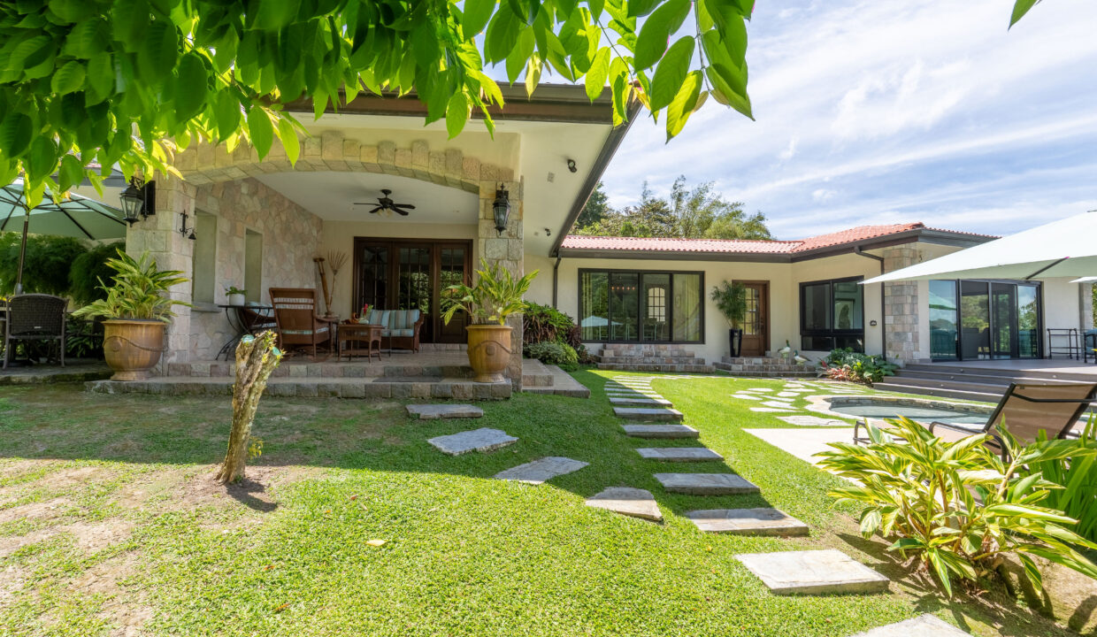 Luxury Hilltop Estate For Sale in El Valle De Anton(29)