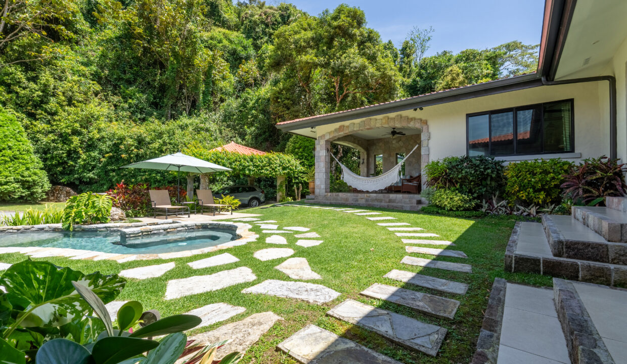 Luxury Hilltop Estate For Sale in El Valle De Anton(31)